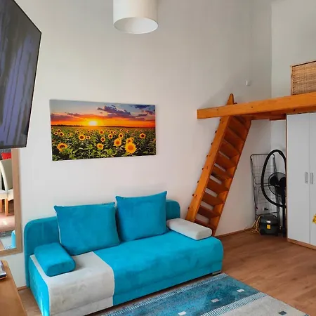 W15 Budapešť