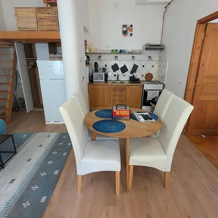 W15 Budapest